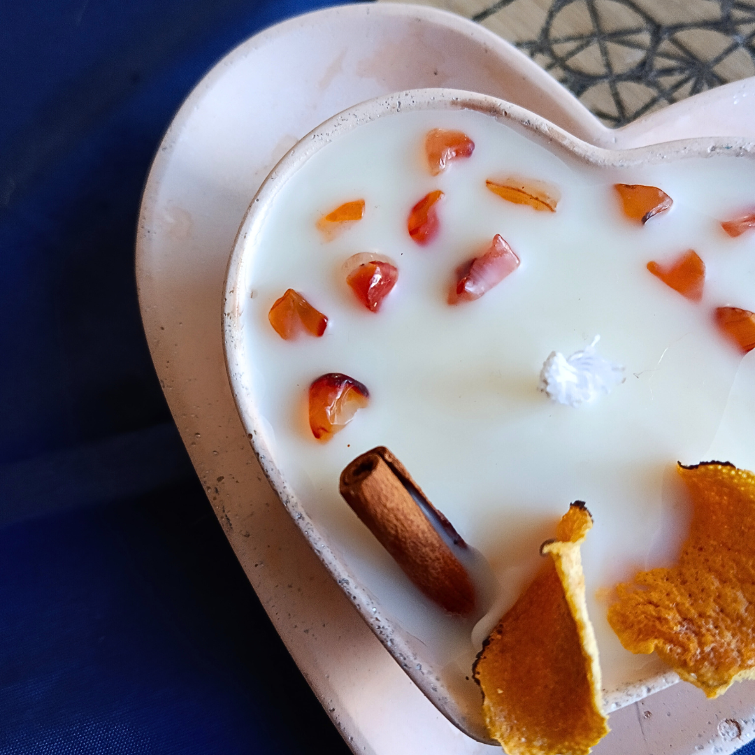 Conjunto Vela Corações com Óleo Essencial de Laranja e Cornalina