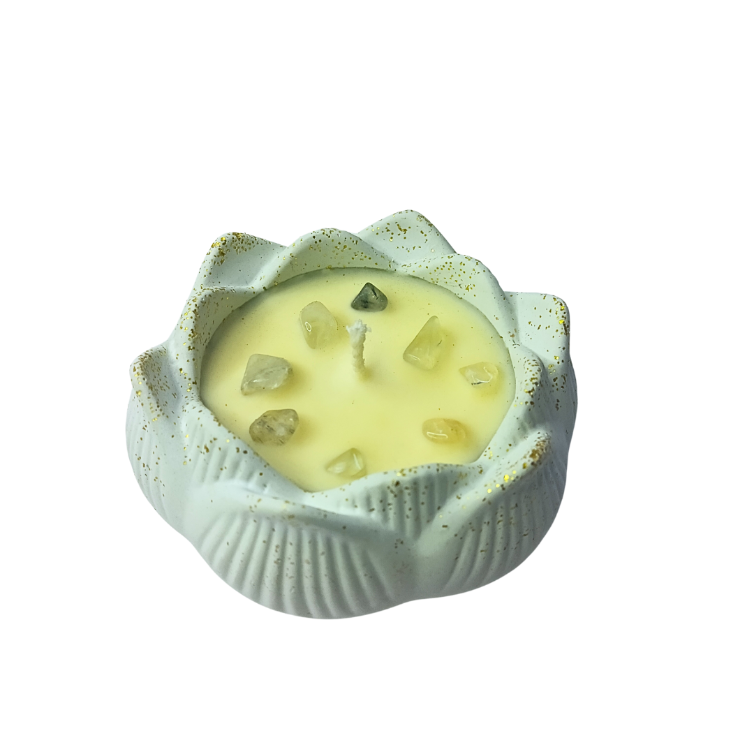Vela Crème Brûlée em base Flor de Lótus com Prehnite