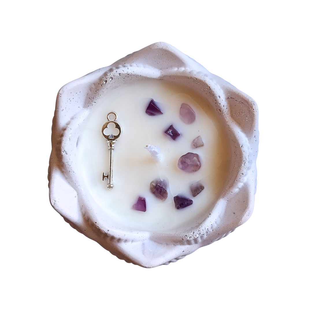 Vela Flor de Lótus com Óleo Essencial de Lavanda e Ametista