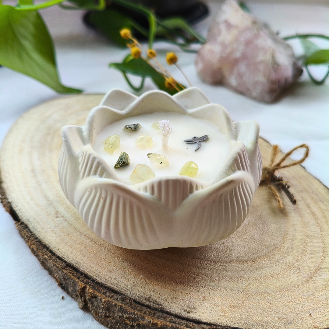 Vela Flor de Lótus com Óleo Essencial de Lima e Prehnite