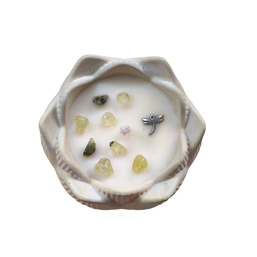 Vela Flor de Lótus com Óleo Essencial de Lima e Prehnite