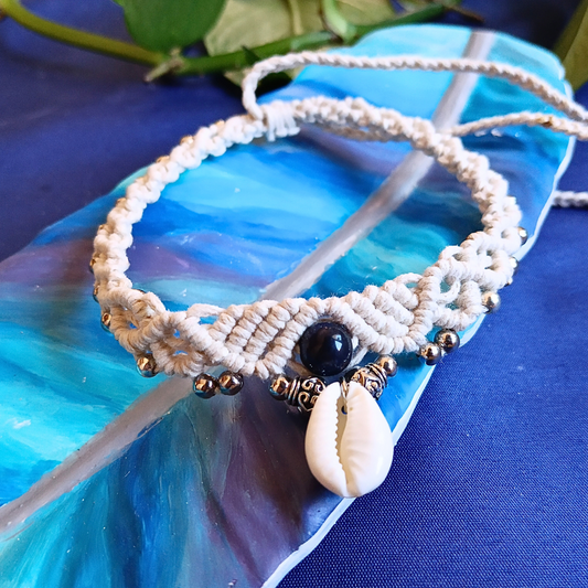 Colar Bege com Quartzo Azul