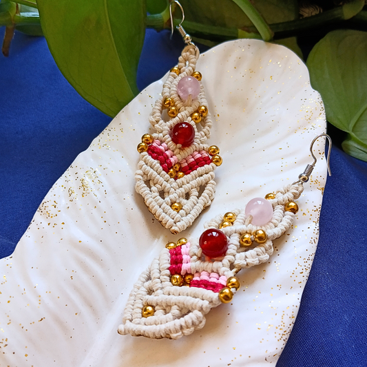 Brincos Bege com Quartzo Rosa e Cornalina