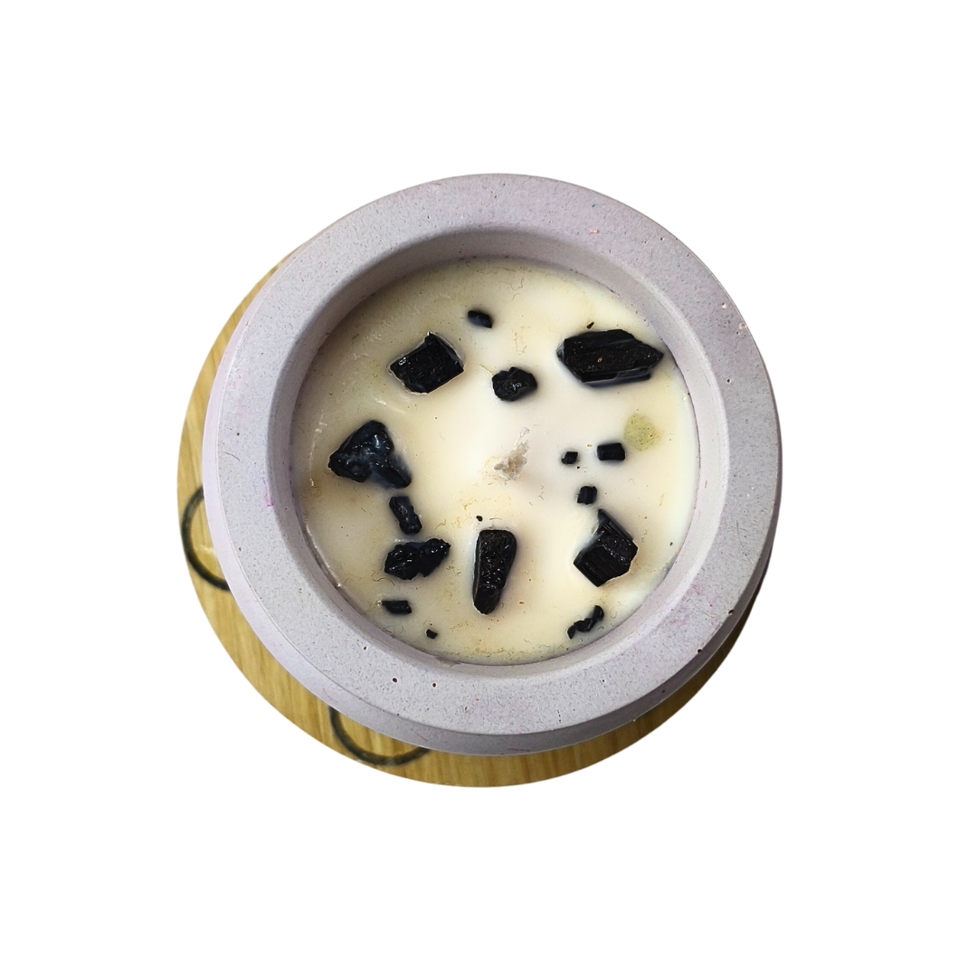 Vela Madeira de Cedro em base Pote Pequeno com Turmalina Negra