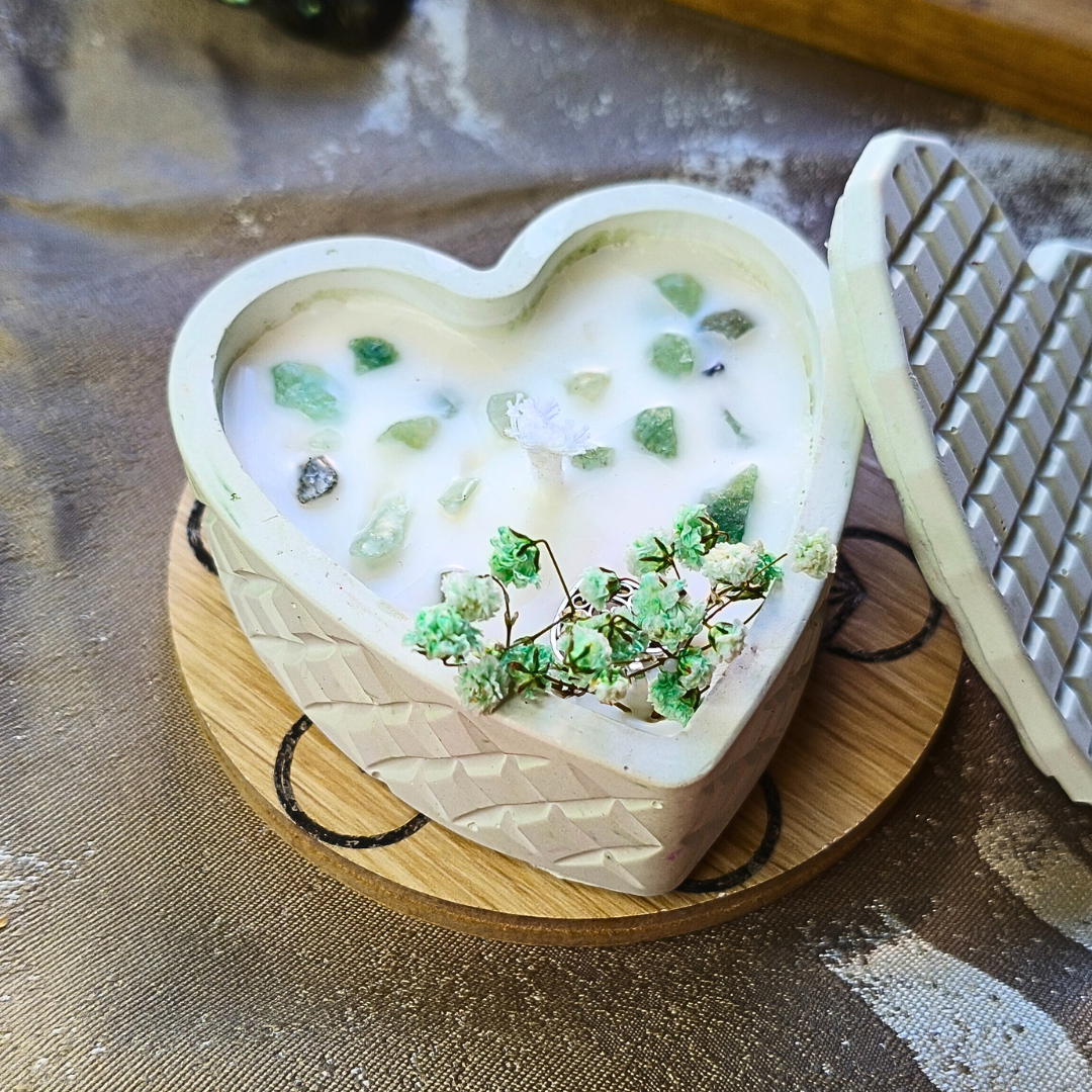 Vela Caixa Coração com Óleo Essencial de Alecrim e Aventurina Verde