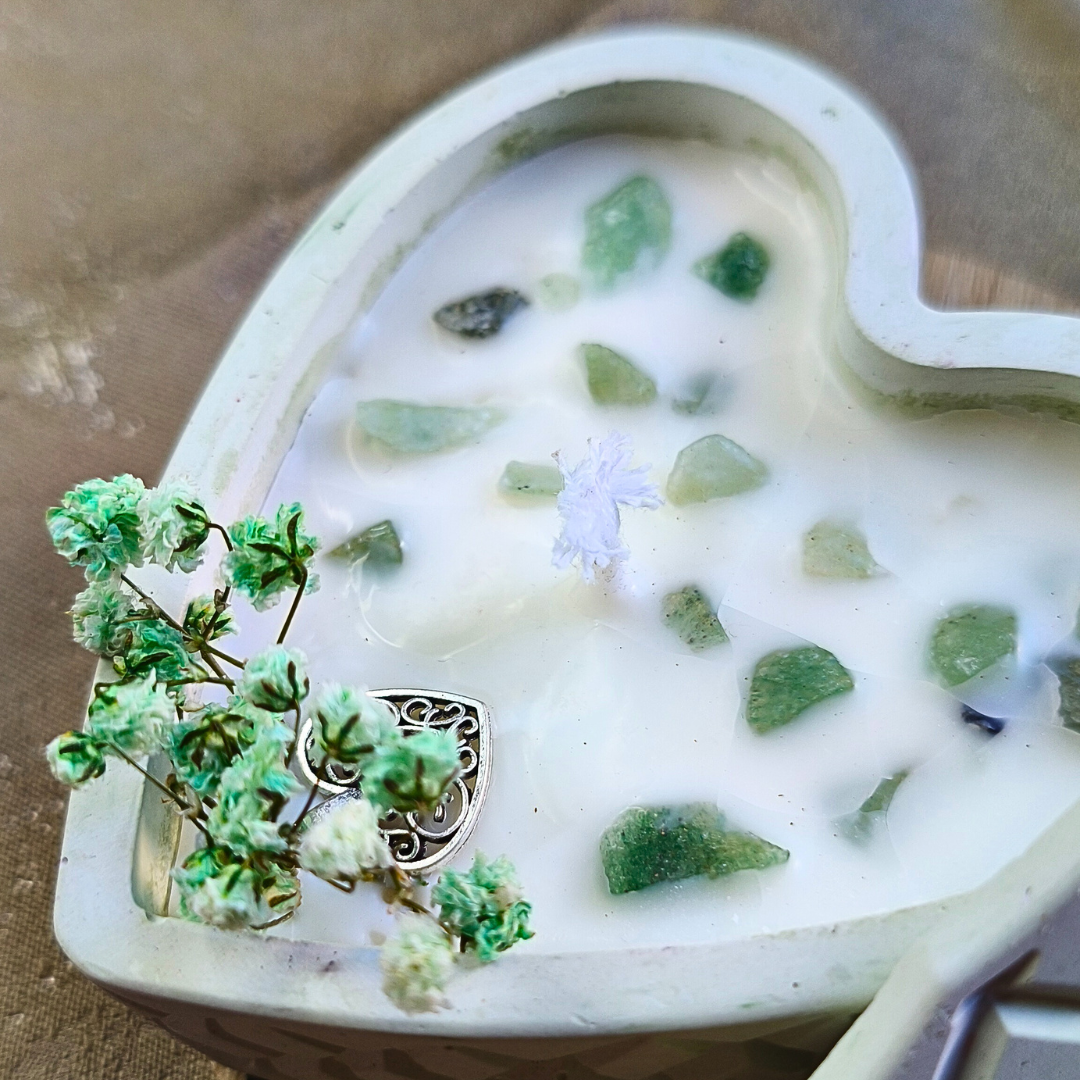 Vela Caixa Coração com Óleo Essencial de Alecrim e Aventurina Verde