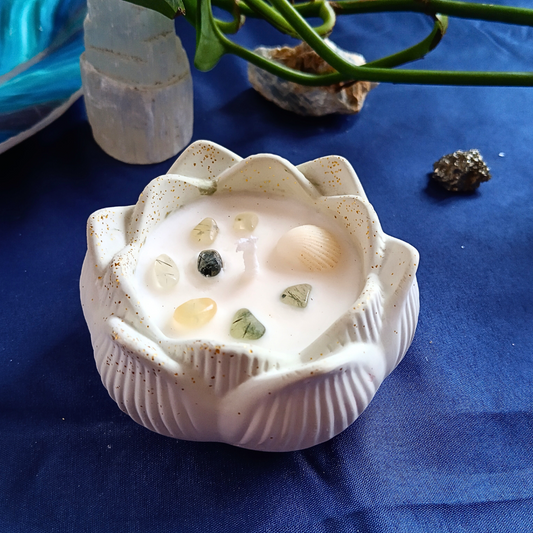 Vela Flor de Lótus com Óleo Essencial de Eucalipto e Prehnite
