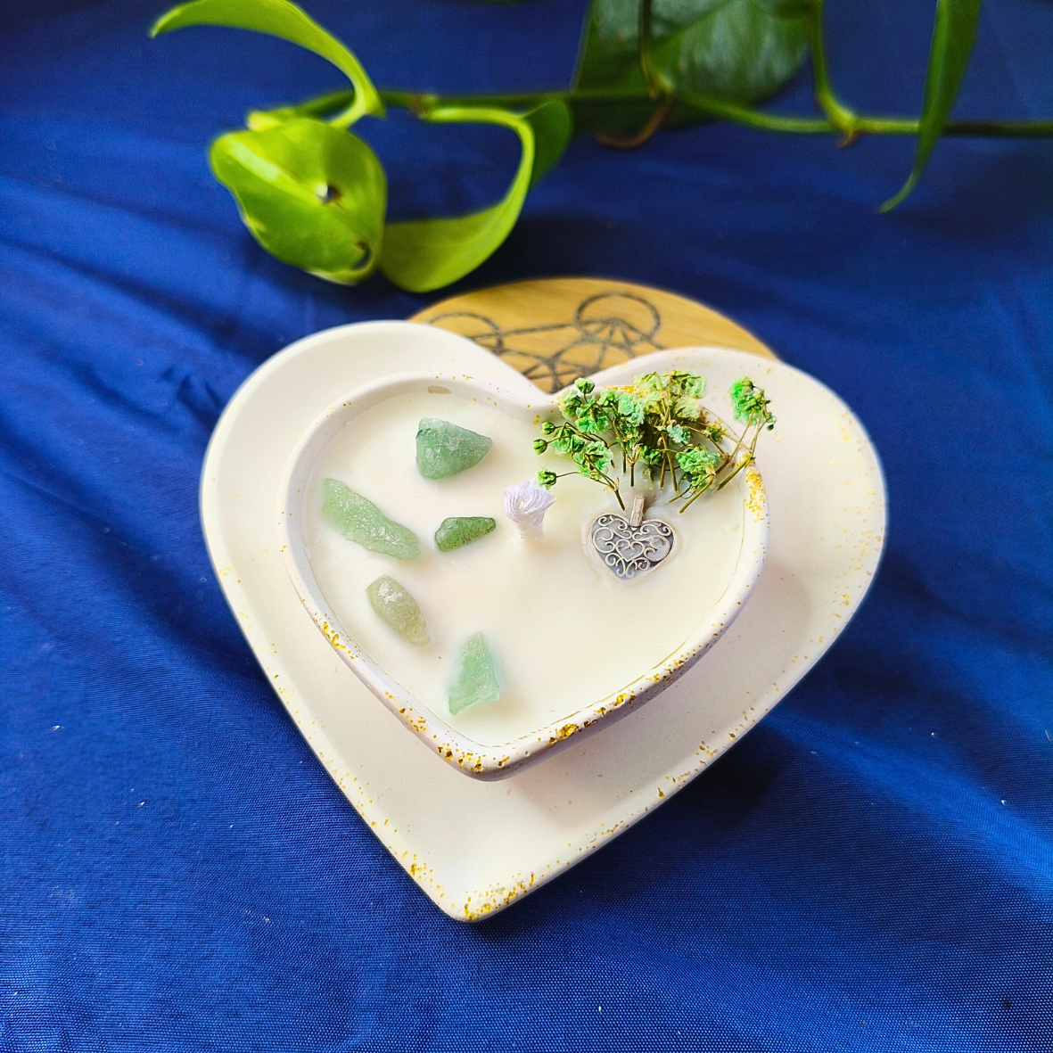 Conjunto Vela Corações com Óleo Essencial de Hortelã-Pimenta e Aventurina Verde