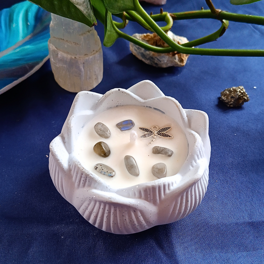 Vela Flor de Lótus com Óleo Essencial de Hortelã Pimenta e Labradorite