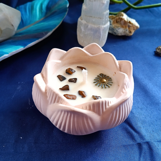 Vela Flor de Lótus com Óleo Essencial de Laranja e Olho de Tigre