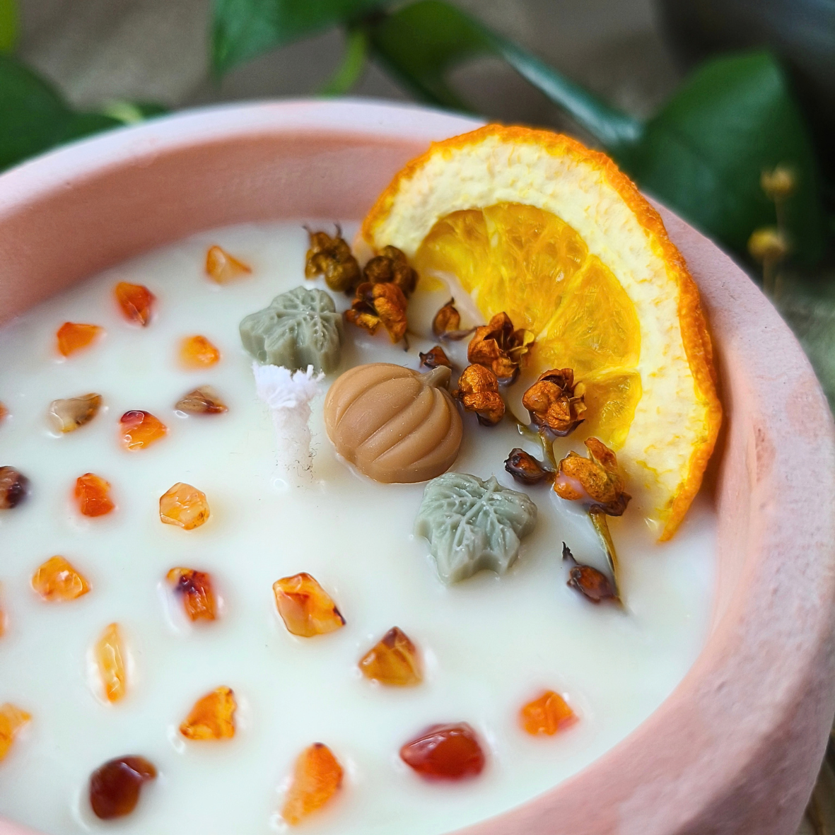 Vela Ânima com Óleo Essencial de Laranja e Cornalina