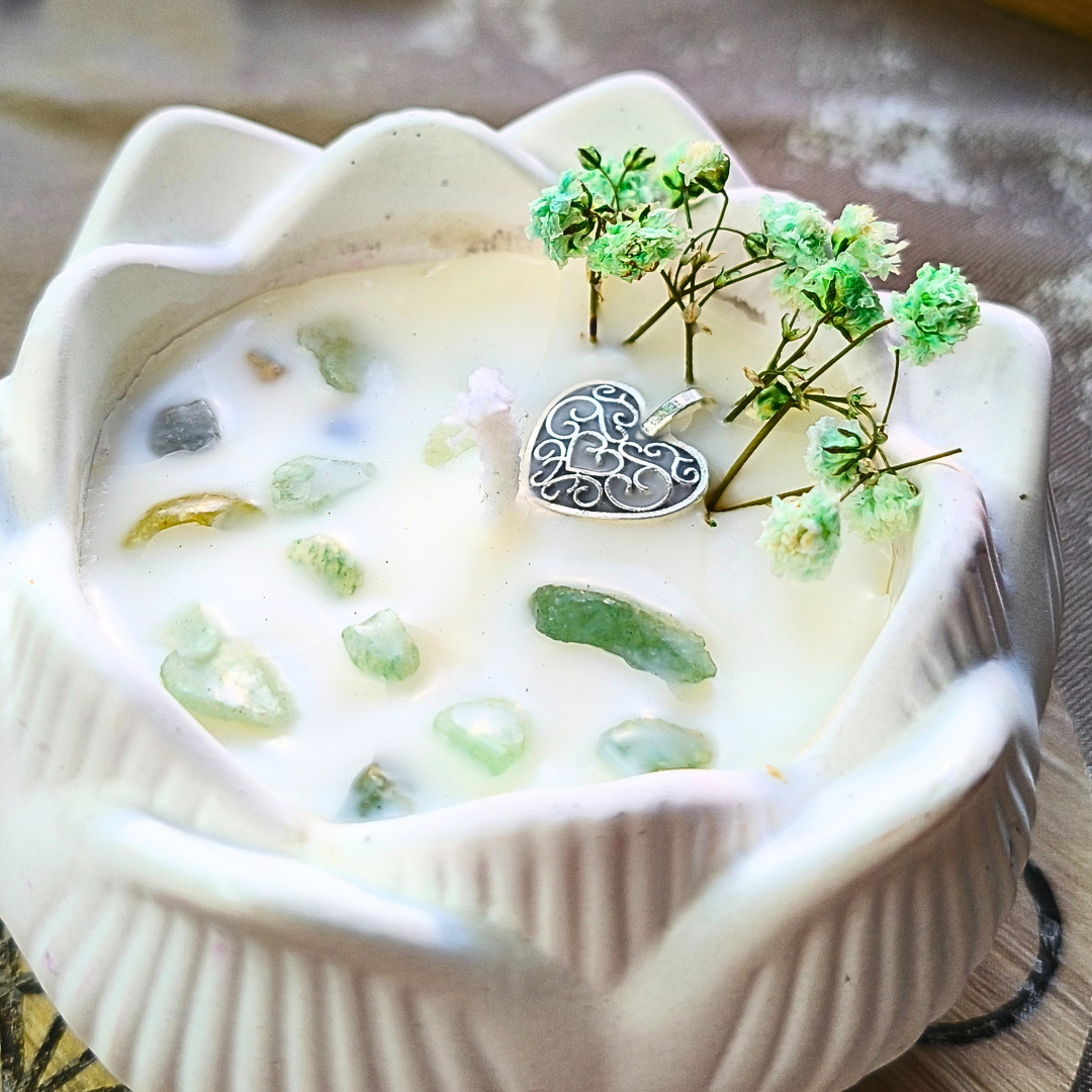 Vela Flor de Lótus com Óleo Essencial de Alecrim e Aventurina Verde