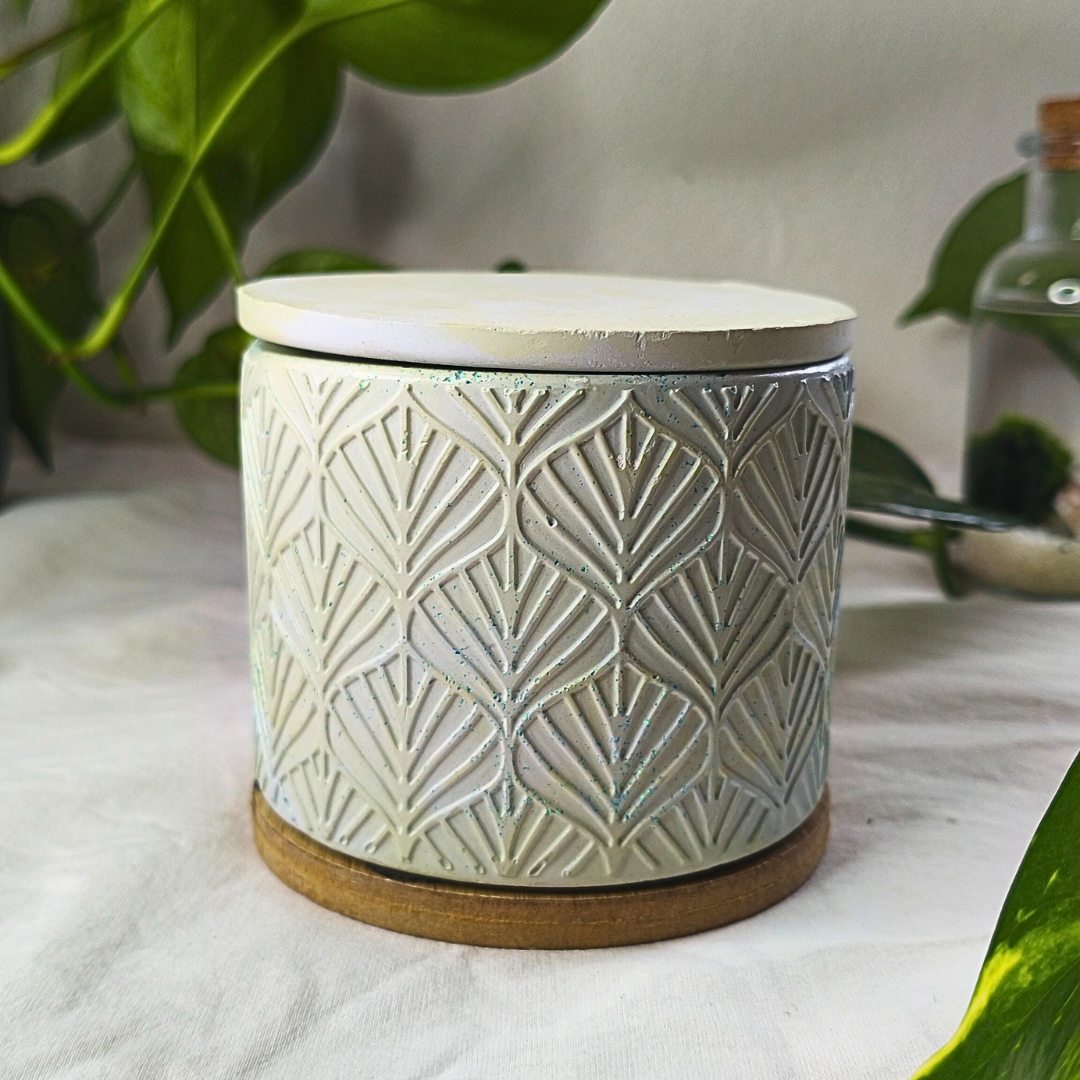 Vela Lavanda em base Pote Grande com Cristais Lápis Lazúli e Labradorite